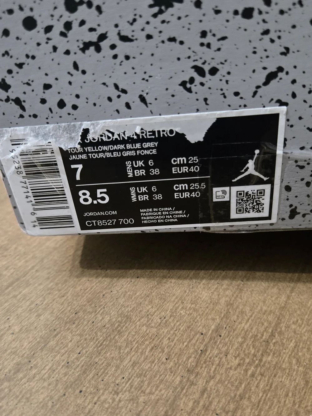 Jordan 4  Men's Yellow and Black Lifestyle Sneaker